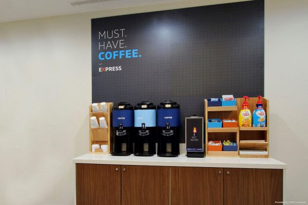 Holiday Inn Express & Suites LITCHFIELD WEST (Litchfield)